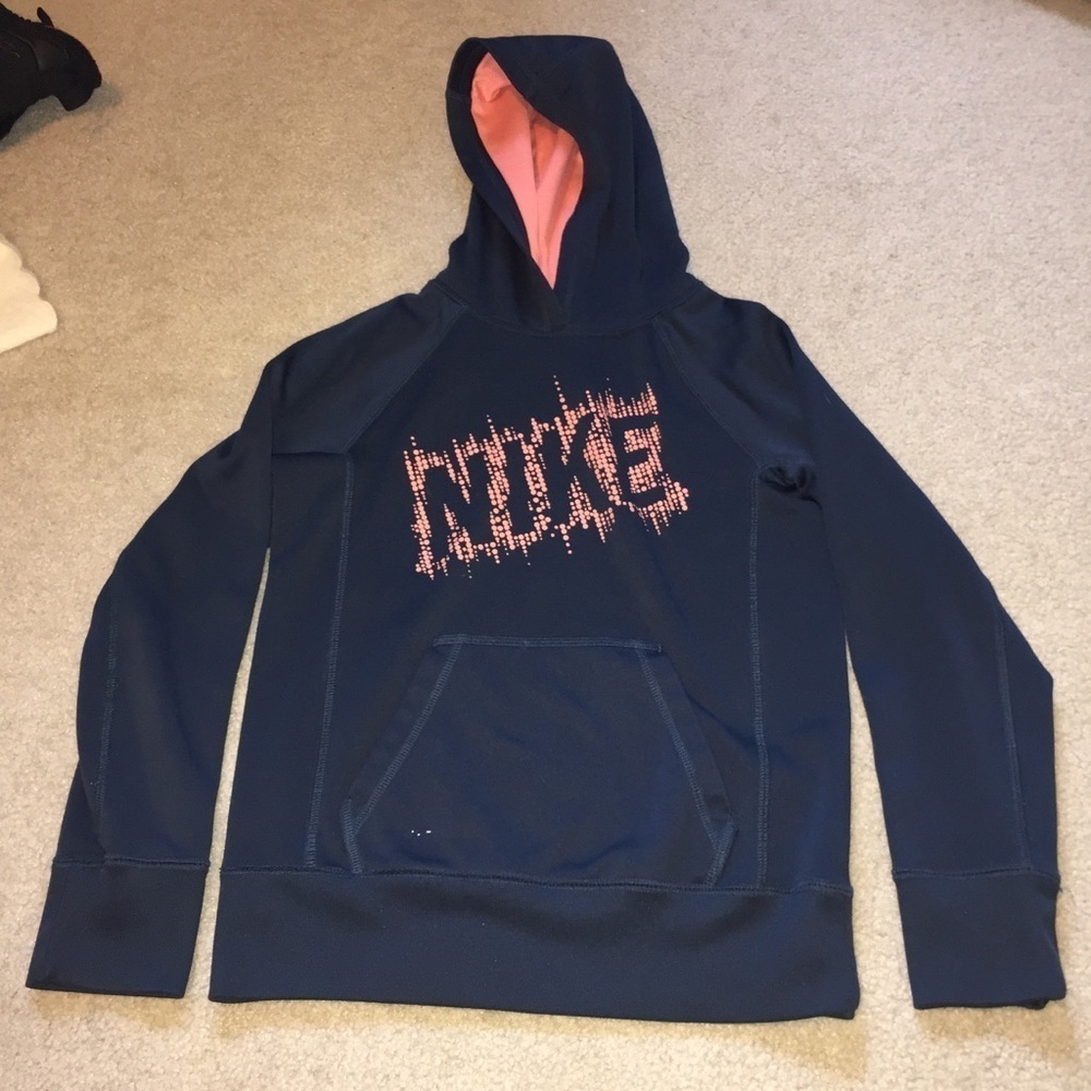 Nike hoodie size M therma fit